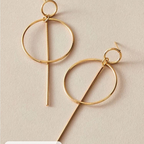 NWOT Gold Drop Earrings - Picture 2 of 3